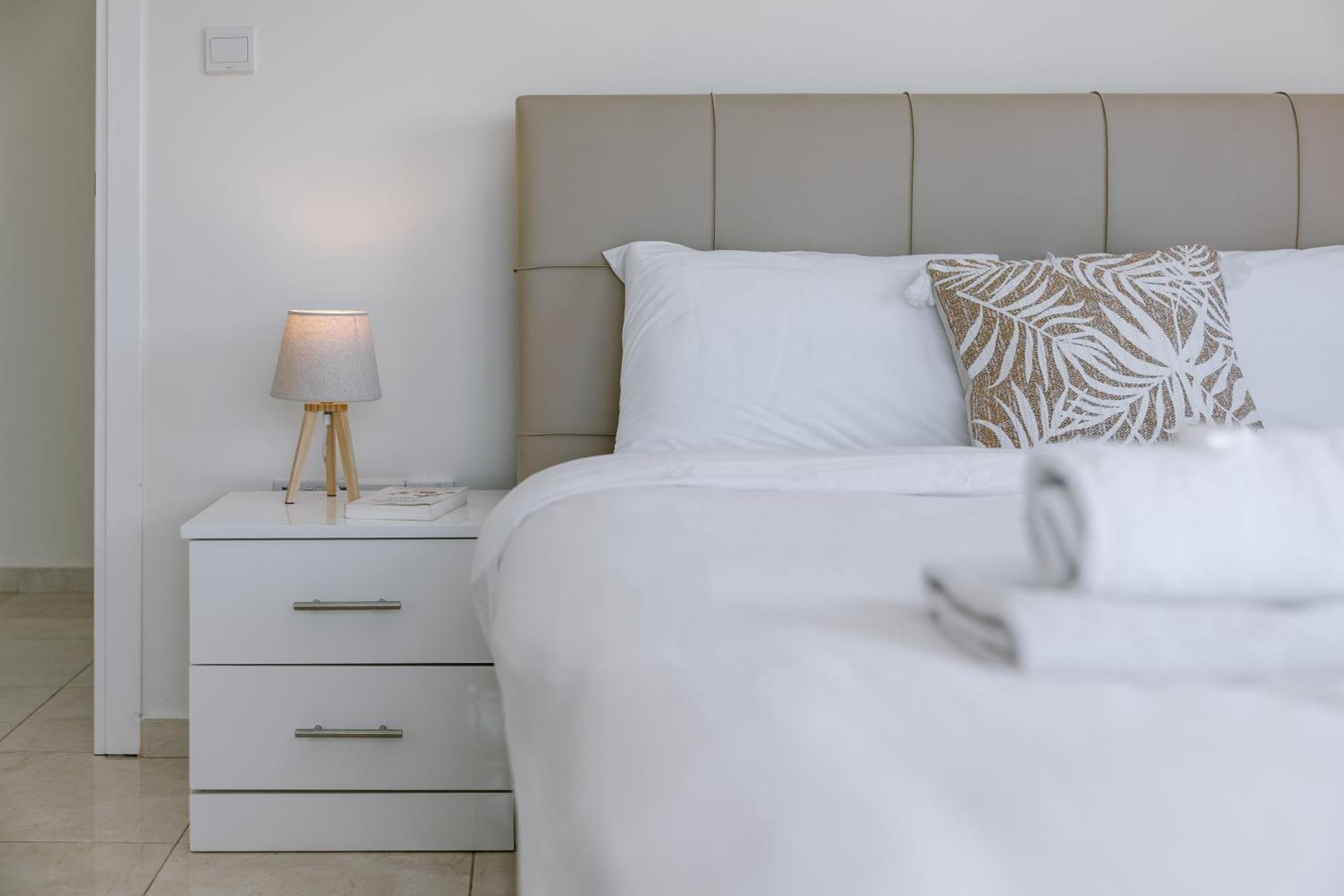 Modern 1 Bedroom